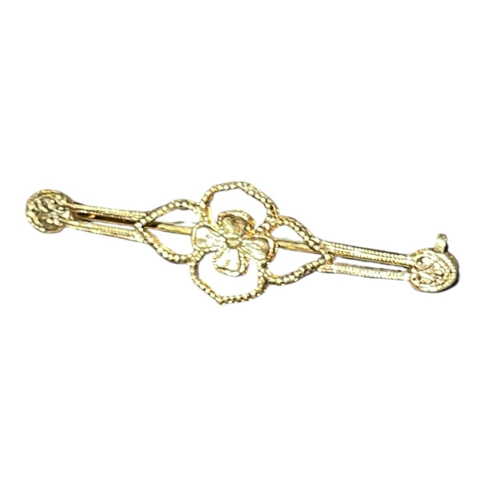 Elegant Gold Floral Brooch